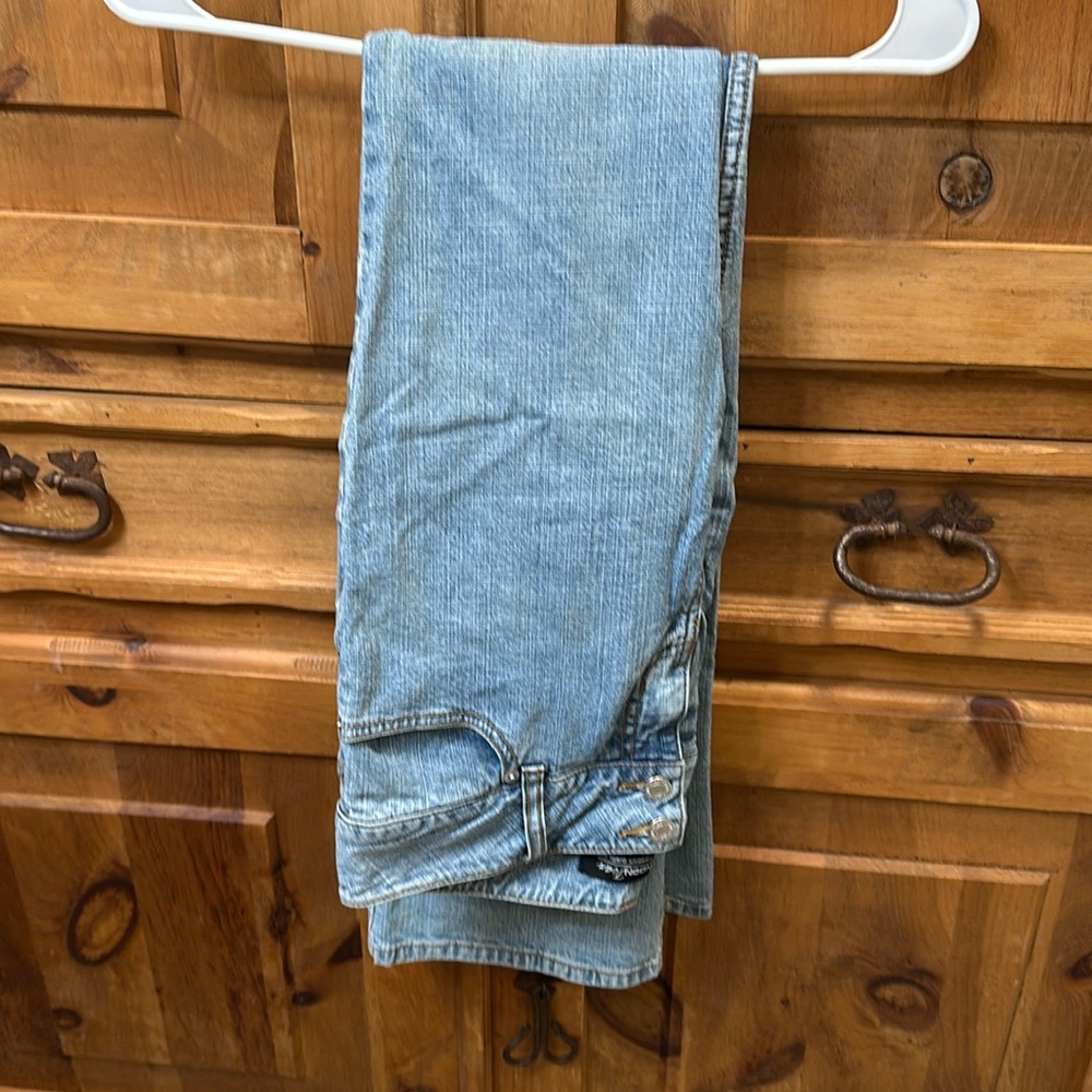 Victoria secret light wash built in booty sz 6 x 33 flare jeans new